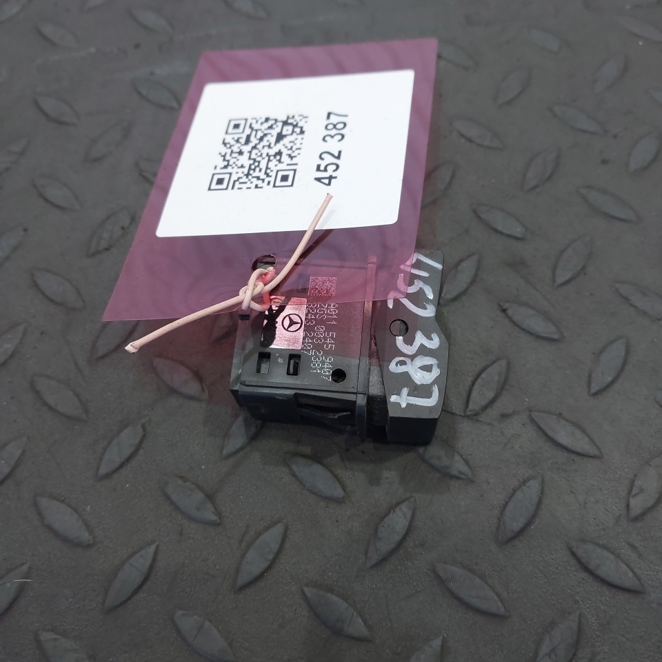 0115459407 MERCEDES Кнопка, № XF452387, фото 2