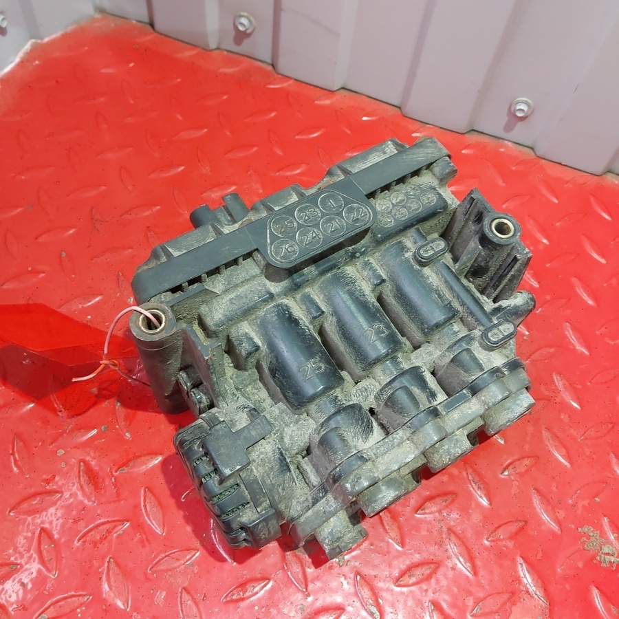 21133934 VOLVO Кран ECAS, № XF411008, фото 1