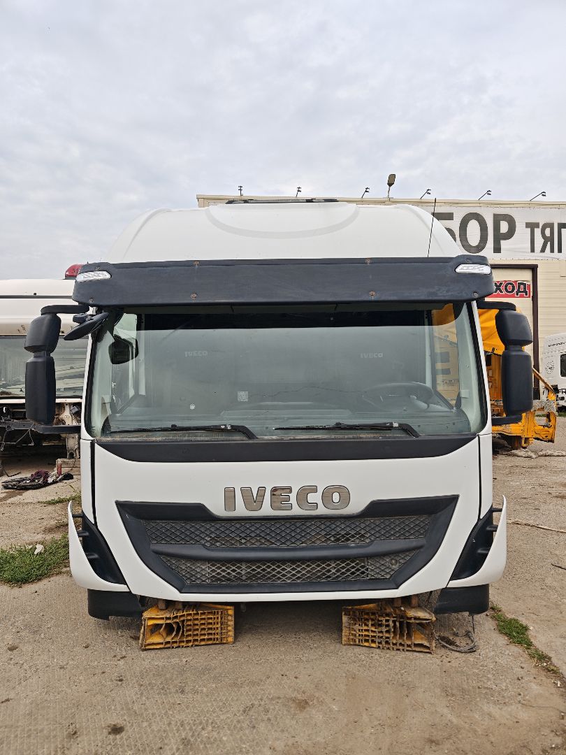 5801758721 IVECO Кабина, AT, МКПП, № XF460248, фото 1