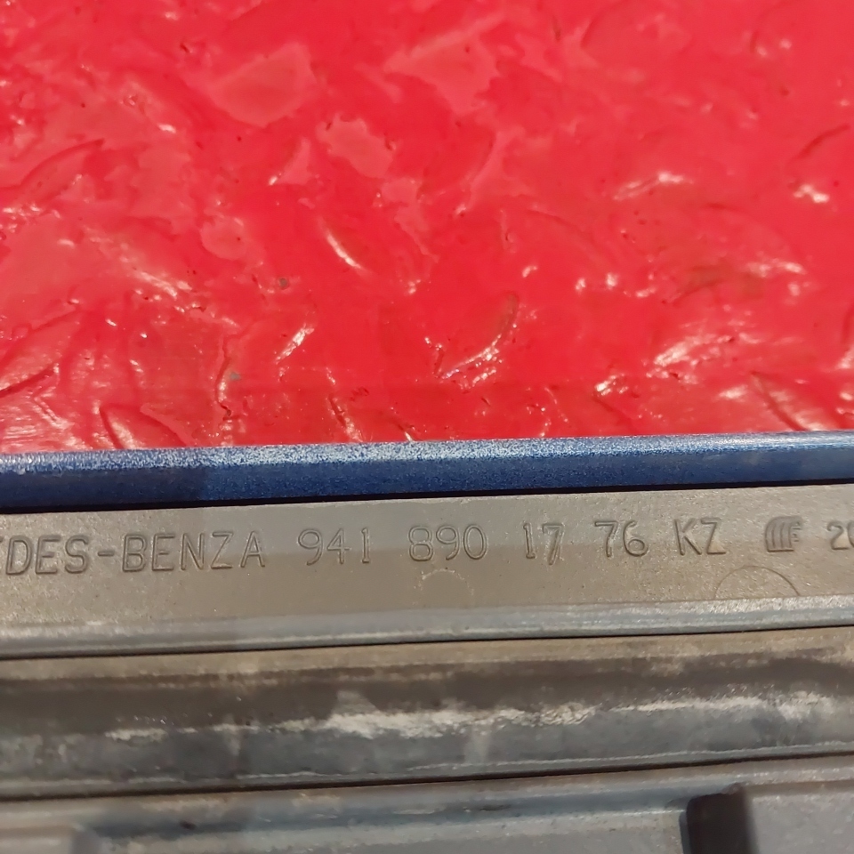 9418901776 MERCEDES Крышка бардачка, № XF458617, фото 4