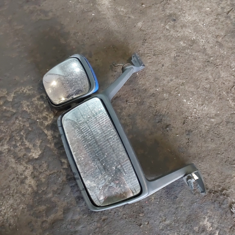 20841069 VOLVO Зеркало правое, № XF465219, фото 1