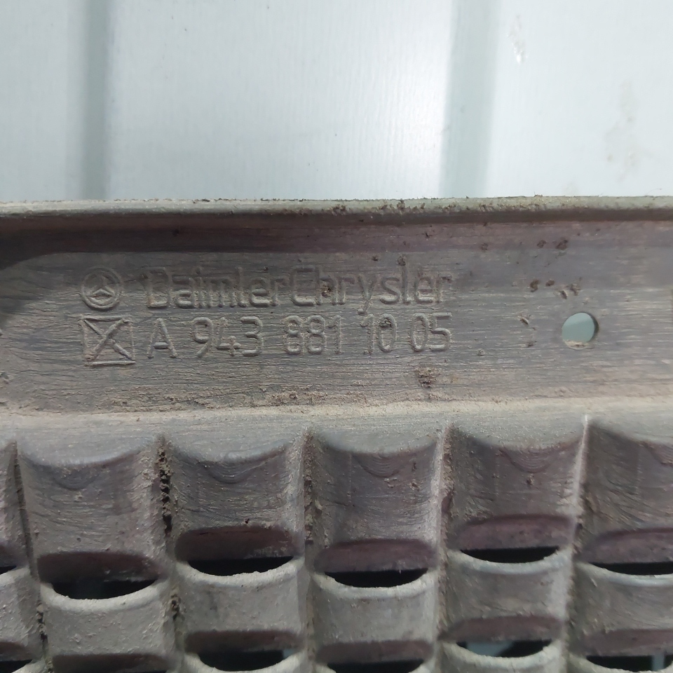 9438811005 MERCEDES Брызговик, № XF458535, фото 4