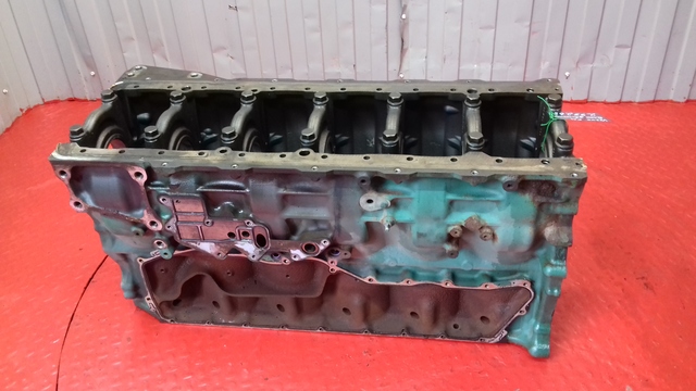 21428017 VOLVO Блок двигателя, № XF299268, фото 6