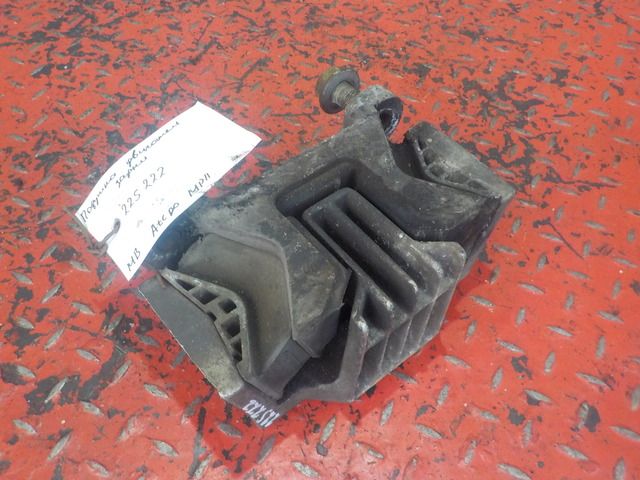 9732400318 MERCEDES Подушка двигателя, № XF225222, фото 1