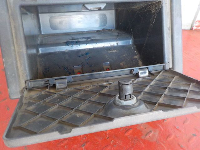 504009820 IVECO Бардачок, № XF169329, фото 4