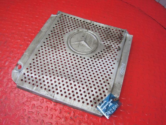 9304920030 MERCEDES Защита глушителя, № XF242501, фото 1