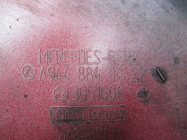 9448840422 MERCEDES Дефлектор кабины наружная часть левая, № XF239247, фото 4