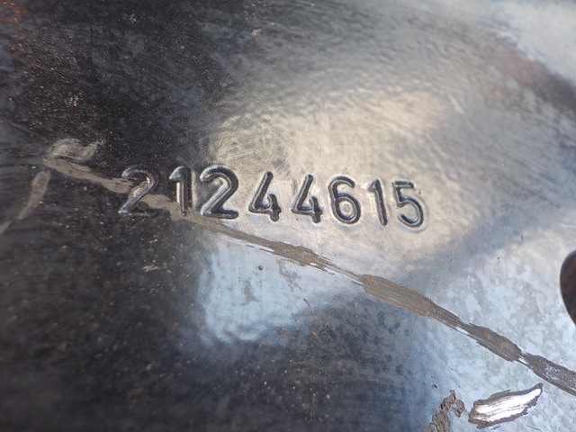 21244615 VOLVO Кронштейн габарита, № XF249956, фото 4