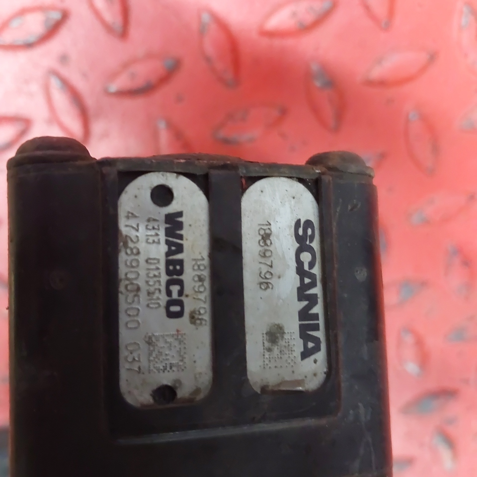 1889796 SCANIA Кран ECAS, № XF464970, фото 4