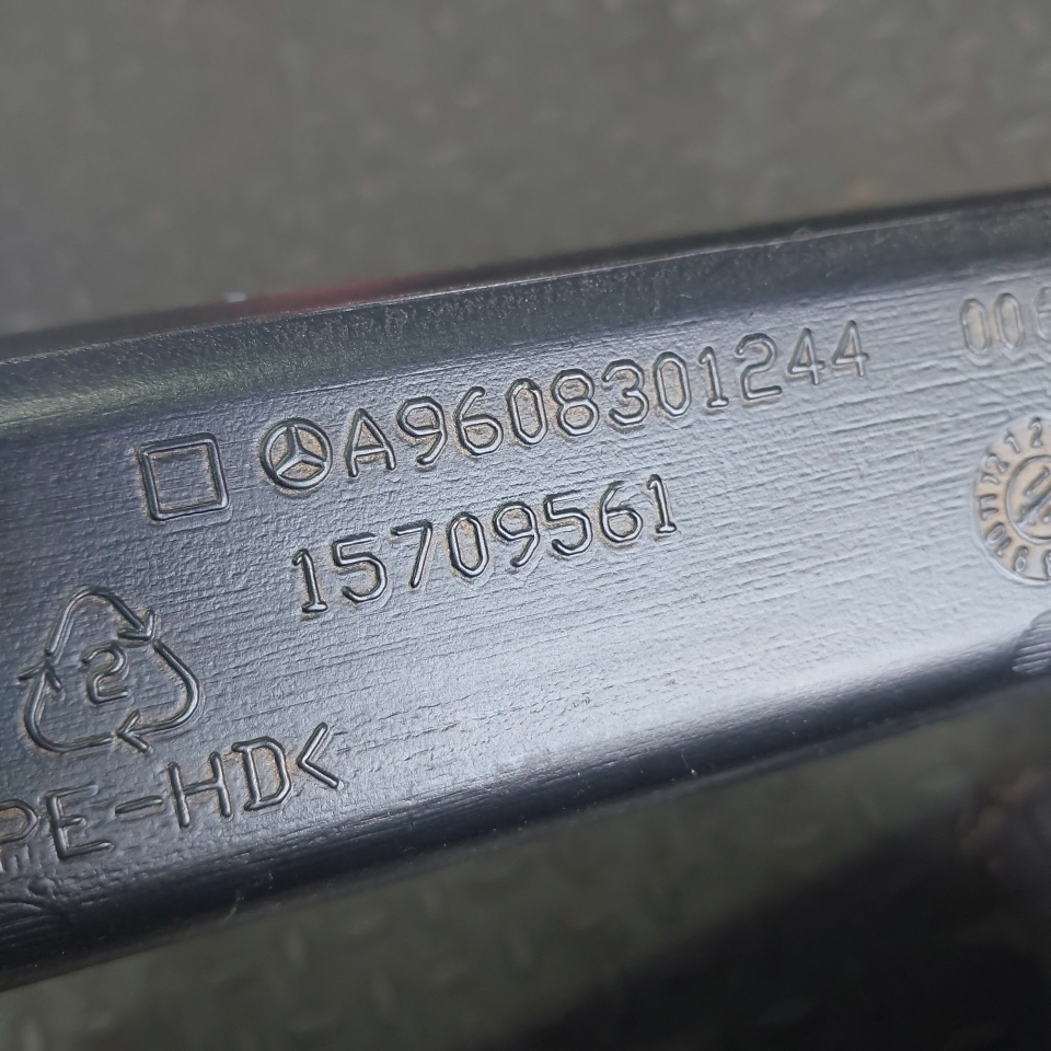9608301244 MERCEDES Воздуховод по кабине, № XF452109, фото 4