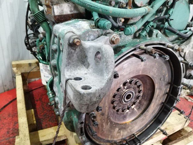 21176296 VOLVO Кронштейн двигателя, № XF366600, фото 1