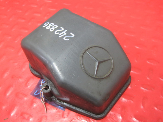 4570100930 MERCEDES Клапанная крышка, № XF242886, фото 1