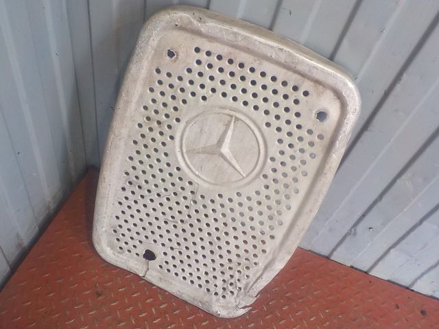 9424922730 MERCEDES Защита глушителя, № XF176398, фото 1