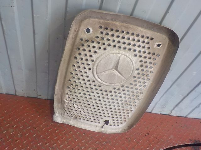 9424922730 MERCEDES Защита глушителя, № XF176398, фото 2