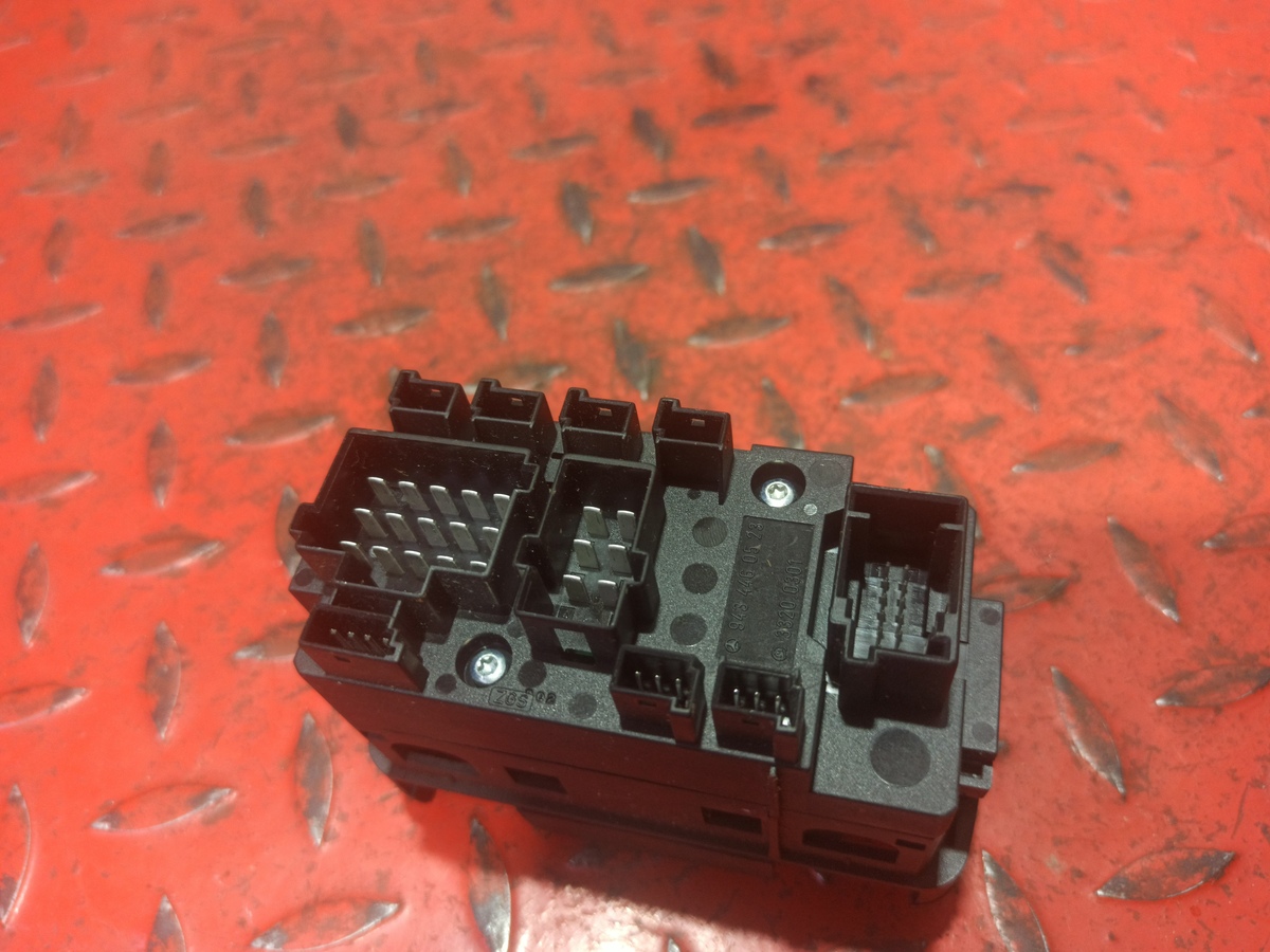9434460523 MERCEDES Кнопка, № XF407456, фото 3