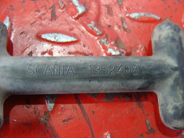 1352408 SCANIA Кронштейн шумоизоляции, № XF300473, фото 4