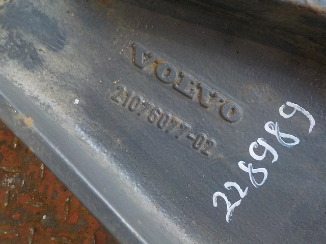 21076077 VOLVO Кронштейн реактивной тяги, № XF228989, фото 4
