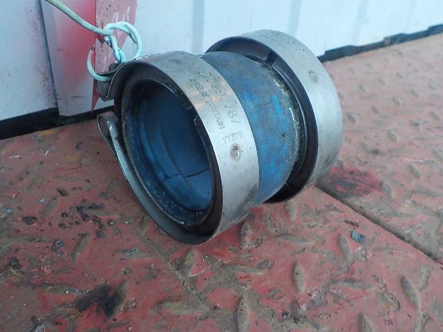 20589125 VOLVO Патрубок интеркулера, № XF220593, фото 2
