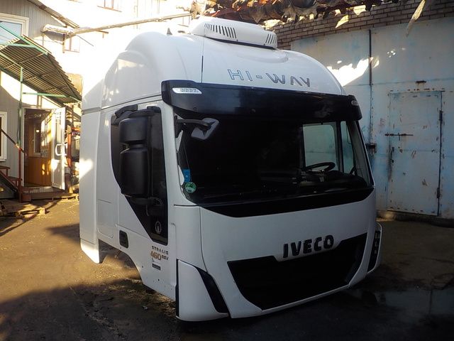 IVECO Кабина, AS, Красный, № XF183979, фото 2