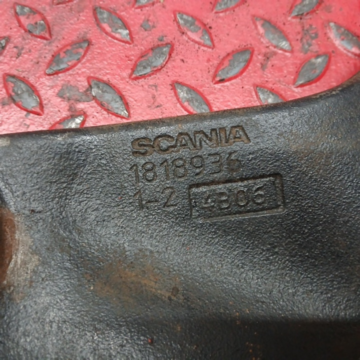 1818936 SCANIA Кронштейн цилиндра подъёма кабины, № XF465854, фото 3