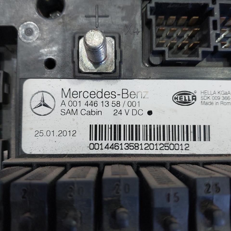 0014461358 MERCEDES Блок предохранителей, № XF452529, фото 7