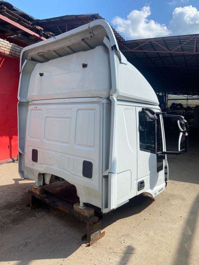 IVECO Кабина, MLL Высокая, № XF421108, фото 5