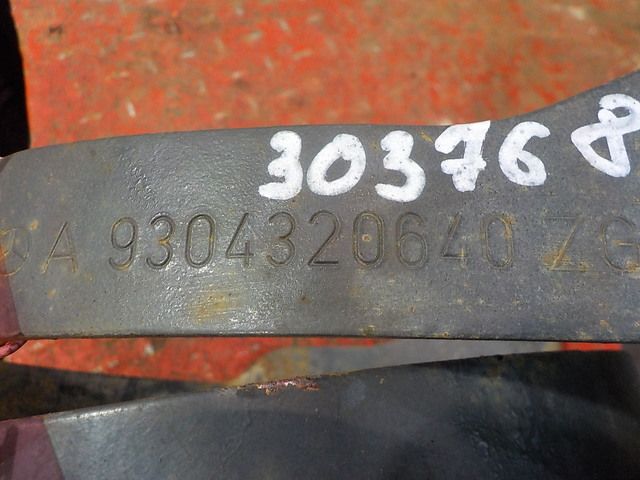 9304320640 MERCEDES Кронштейн ресивера, № XF303768, фото 4