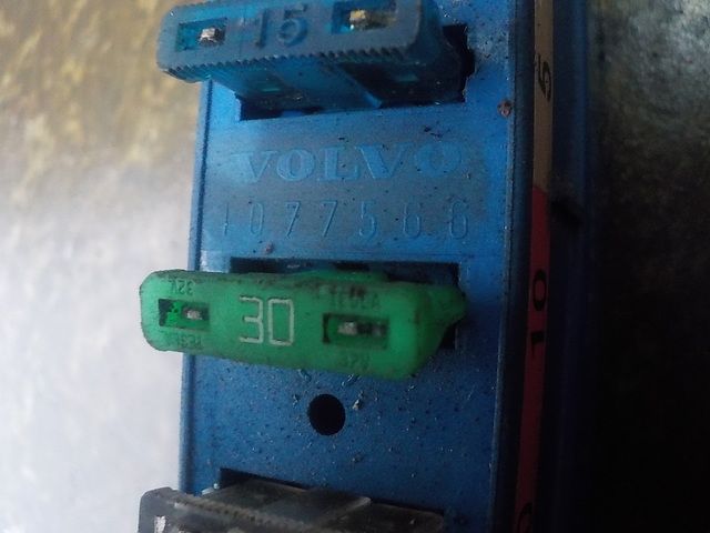 1077566 VOLVO Блок предохранителей, № XF101324, фото 3