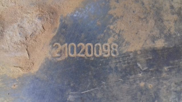 21020098 VOLVO Кронштейн противооткатного устройства, № XF380700, фото 3