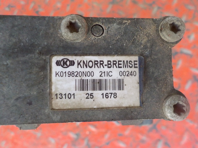 21083657 VOLVO Кран ECAS, № XF166562, фото 4