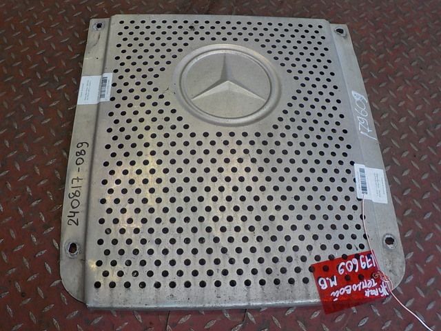 9304920030 MERCEDES Защита глушителя, № XF179609, фото 1
