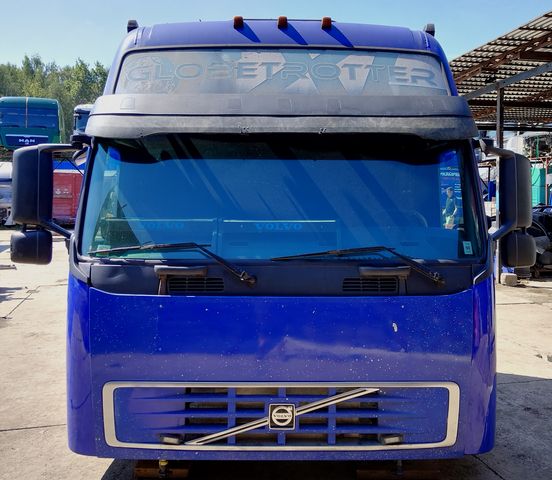 3176602 VOLVO Стекло лобовое, № XF384244, фото 1