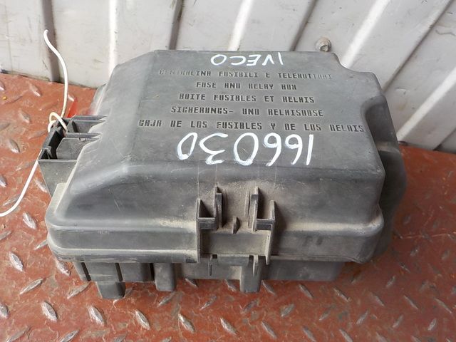 69500825 IVECO Блок предохранителей, № XF166030, фото 1