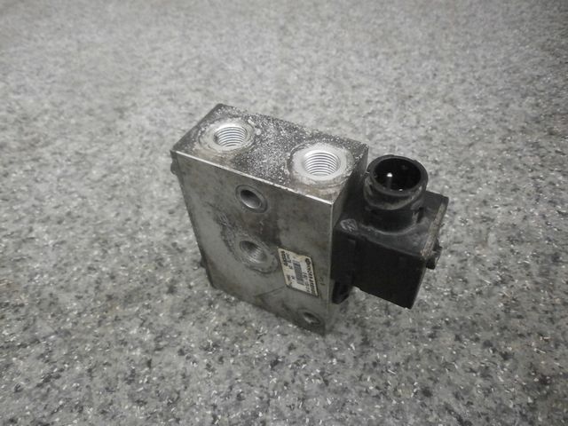 3944715 VOLVO Кран ECAS, № XF25904, фото 1