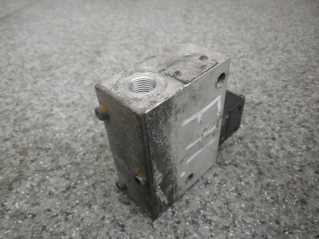 3944715 VOLVO Кран ECAS, № XF25904, фото 2