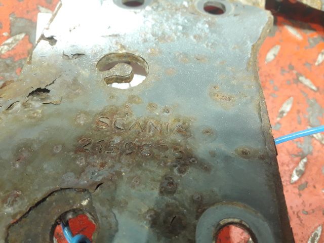 2159825 SCANIA Кронштейн брызговика, № XF331762, фото 4