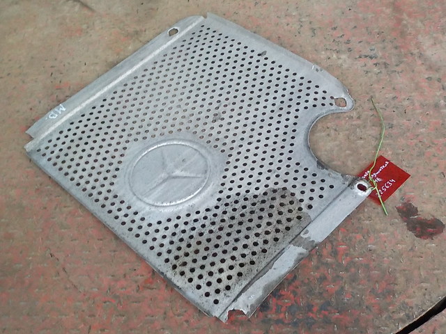 9304922830 MERCEDES Защита глушителя, № XF225634, фото 4