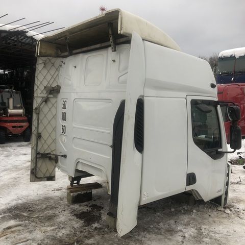 RENAULT Кронштейн спойлера, № XF369233, фото 1