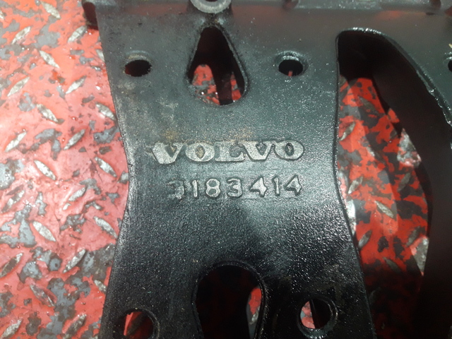 3183414 VOLVO Плита двигателя, № XF253714, фото 3