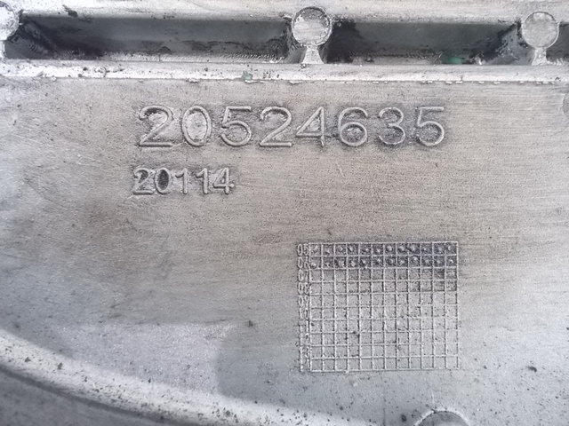 20524643 VOLVO Крышка двигателя, № XF38275, фото 2