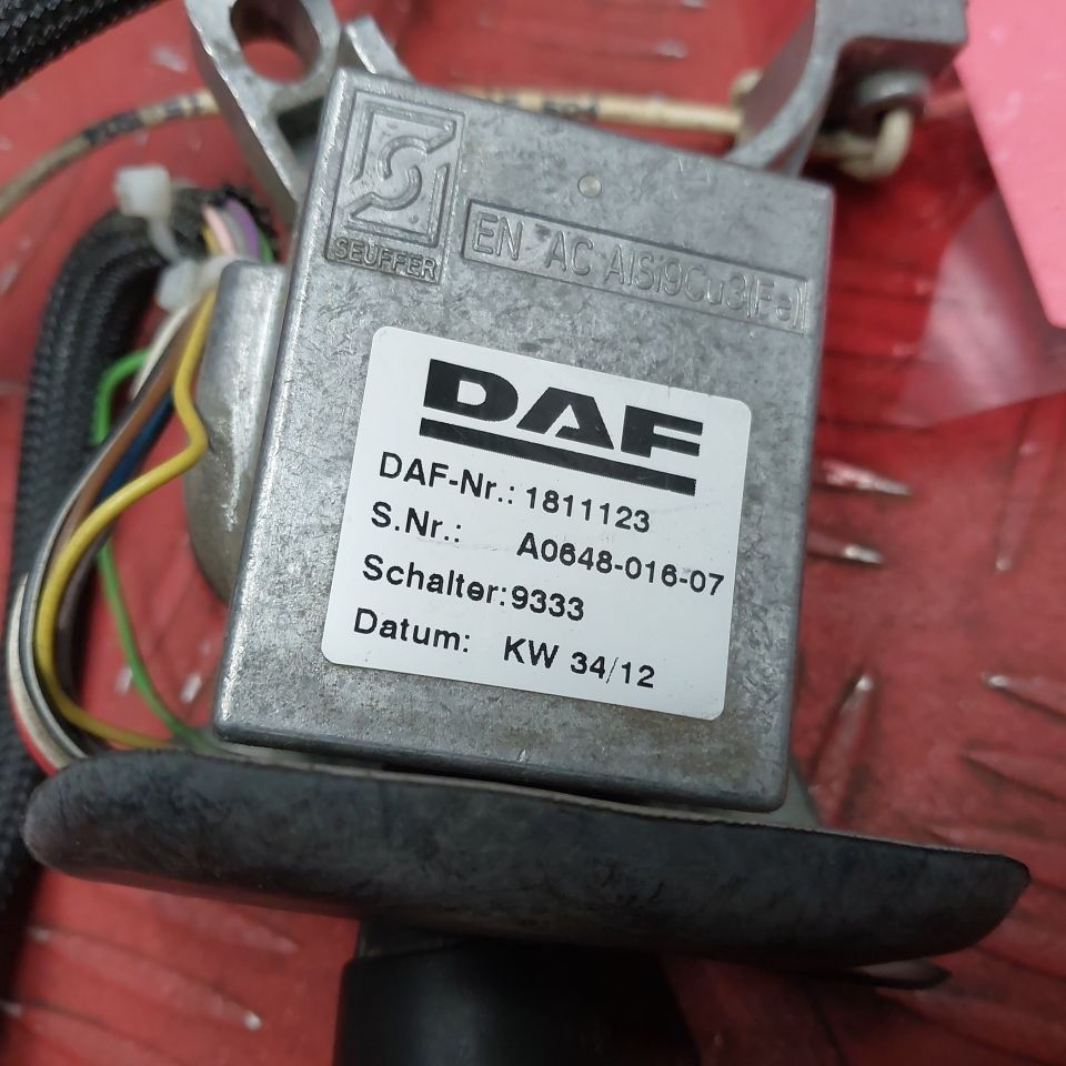 1811123 DAF Переключатель подрулевой указателя поворота, № XF449301, фото 4
