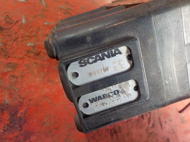 1889796 SCANIA Кран ECAS, № XF301128, фото 4