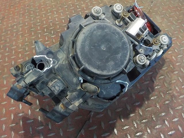 21035651 VOLVO Фара правая, № XF179702, фото 3