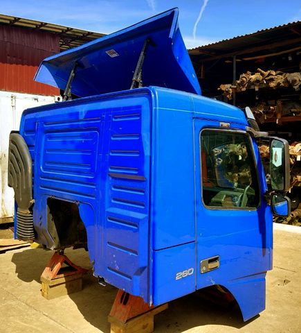 VOLVO Каркас кабины, № XF380494, фото 5