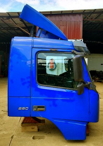 VOLVO Каркас кабины, № XF380494, фото 6