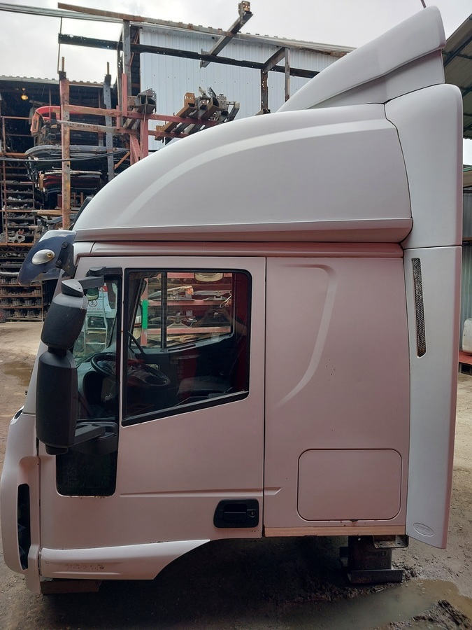 IVECO Кабина, MLL Высокая, № XF416280, фото 17