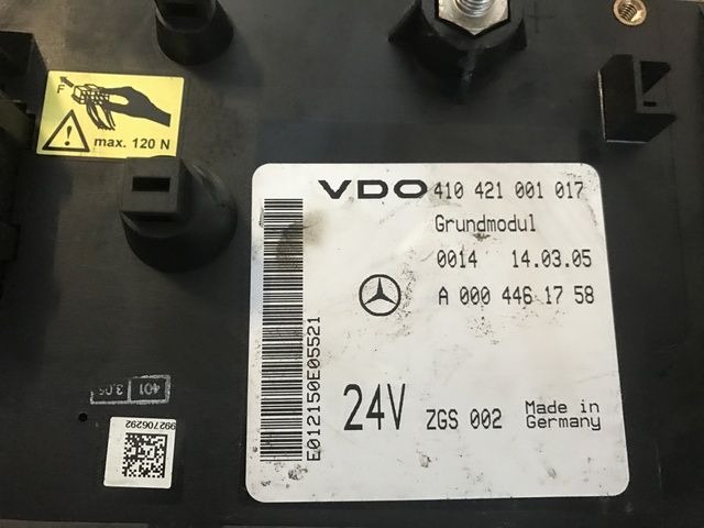 0004461758 MERCEDES Блок предохранителей, № XF98882, фото 6
