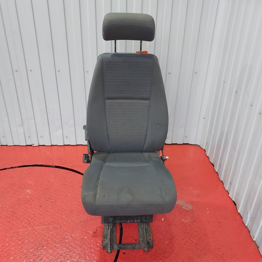 2401822 SCANIA Сиденье правое, № XF420672, фото 2