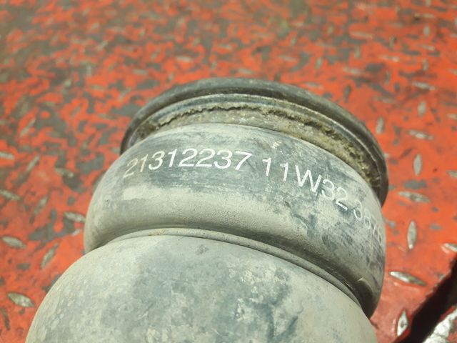 21312237 VOLVO Патрубок интеркулера, № XF330847, фото 3