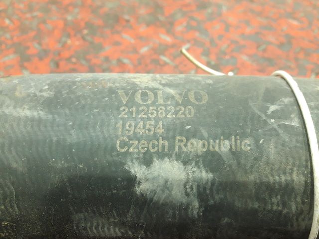 21258220 VOLVO Патрубок водяной, № XF331007, фото 4